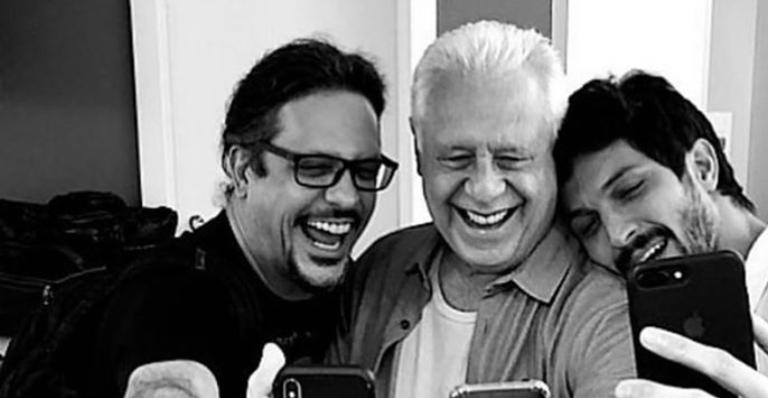 Antônio Fagundes parabeniza Lucio Mauro Filho com bela homenagem: ”Alegria contagiante”