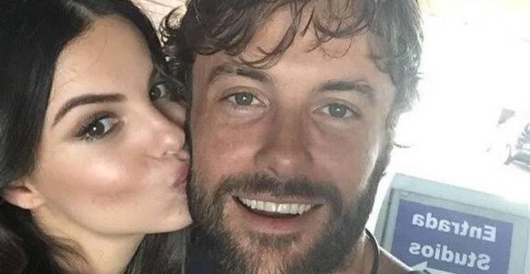 Com foto da infância, Kayky Brito celebra aniversário de Sthefany Brito: ”Parabéns meu amor”