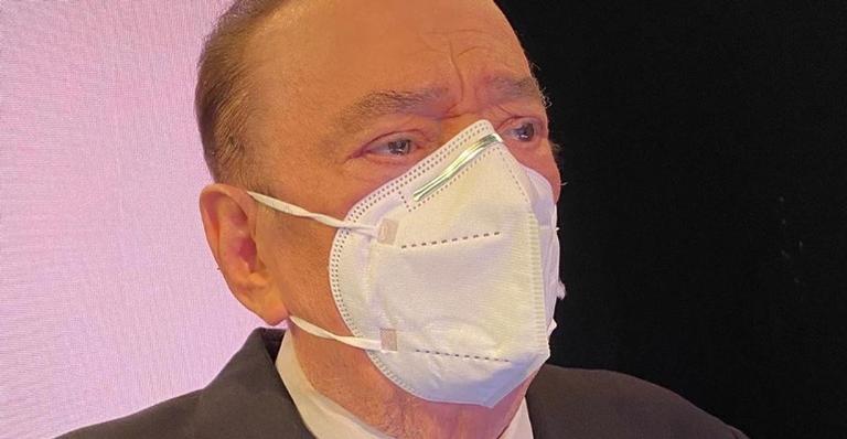 Após acidente, Raul Gil volta a gravar programa: ”Foi tudo perfeito”
