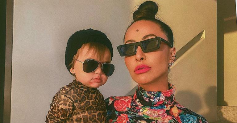 Sabrina Sato e Zoe surgem belíssimas em clique no pôr do sol: ”Arrumadinhas e curtindo”