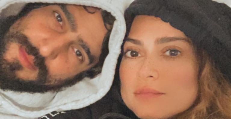 Thaila Ayala encanta ao compartilhar vídeo fofo com o marido, Renato Góes: ”Lindos demais”