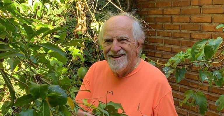 Ary Fontoura exibe momento de sua quarentena e volta a encantar os internautas: ”Inspiração”