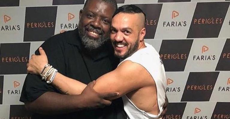 Relembrando show que fizeram juntos, Belo parabeniza Péricles: ”Que venham muitos anos!”