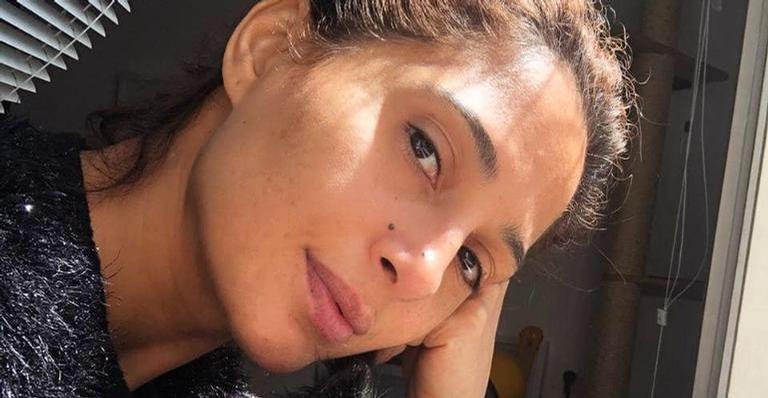Camila Pitanga relembra foto com a mãe e brinca: ”Eu com meu super umbigo”