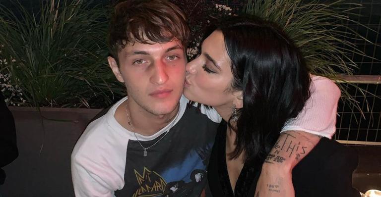 Dua Lipa celebra aniversário com namorado com cliques raros: ”Meu amor e minha luz”