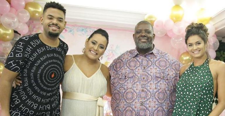 Péricles celebra aniversário em família e ganha surpresa: ”Começar o meu dia assim não tem preço”