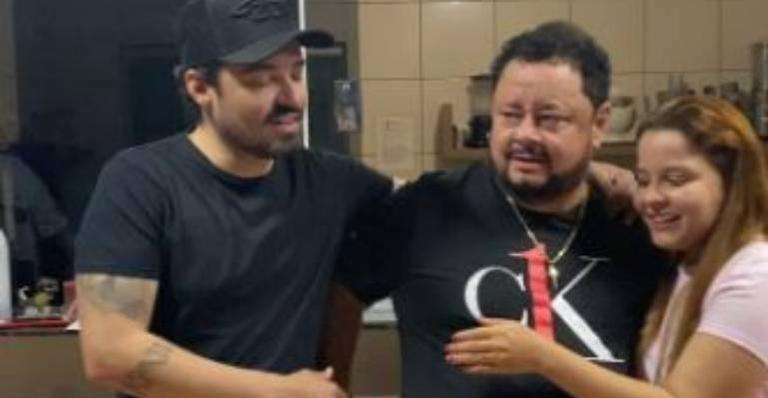 Fernando Zor dá presente especial para o sogro: ”Um símbolo da nossa amizade”