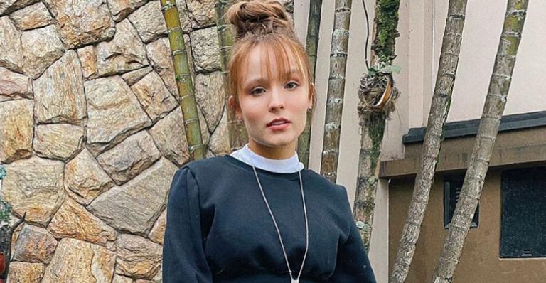 Muito animada, Larissa Manoela surge dançando e recebe elogios da web: ”Perfeita demais!”