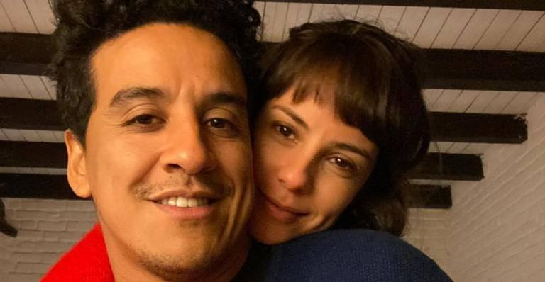Andréia Horta posa com Marco Gonçalves e se declara: ”Um ano que nos escolhemos todos os dias”