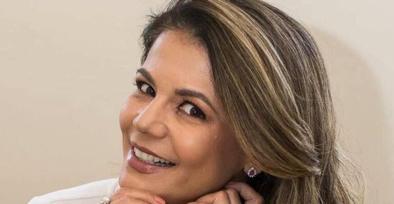 Filha de Nivea Stelmann posa fofíssima em fotos e beleza da garota se destaca