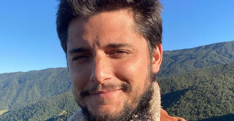 Bruno Gissoni se desculpa após quebrar a quarentena para ir à praia com a família: ”Está errado!”