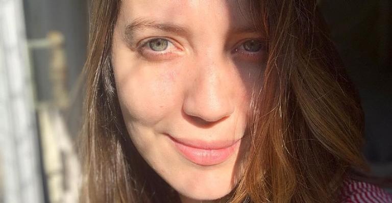 Em quarentena, Nathalia Dill comenta saudades de ser ruiva
