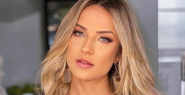 Ex-BBB Gabi Martins ostenta corpão em look justo e decotado e arranca suspiros: ”Dona da beleza”