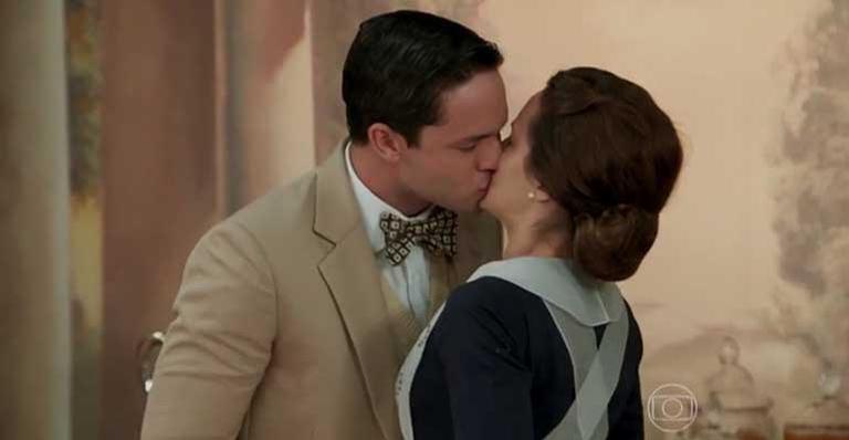 Anastácia flagra Maria e Celso aos beijos em ‘Eta Mundo Bom’!