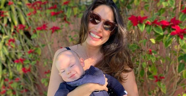 Giselle Itié encanta ao postar foto do filho e reflete sobre o amor: ”Te crio com outra fortaleza”