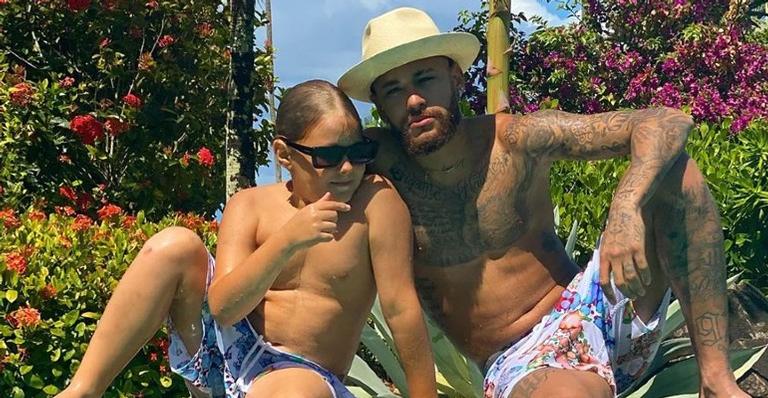 Neymar Jr. diverte a web em sequência de fotos com Davi Lucca: ”Memórias da quarentena”