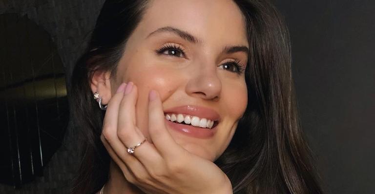Após fazer aniversário, Camila Queiroz usa as redes sociais para mostrar a festinha e desabafar