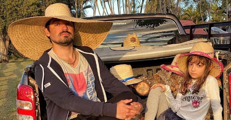 Fernando Zor curte o dia com a filha caçula e se declara: ”Minha parceirinha”