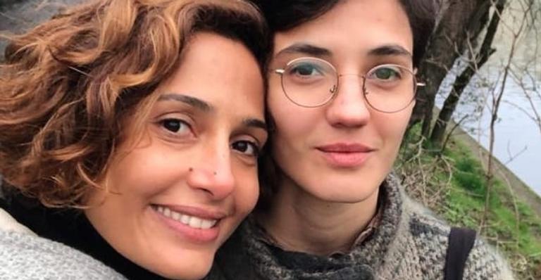 Camila Pitanga e a namorada, Beatriz Coelho, trocam declarações na web: ”Orgulho de você”