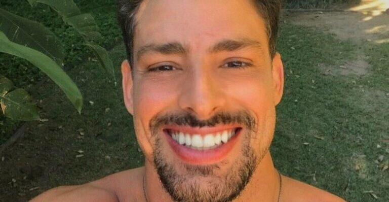 Irmã de Cauã Reymond surge em clique raro com o ator e chama atenção
