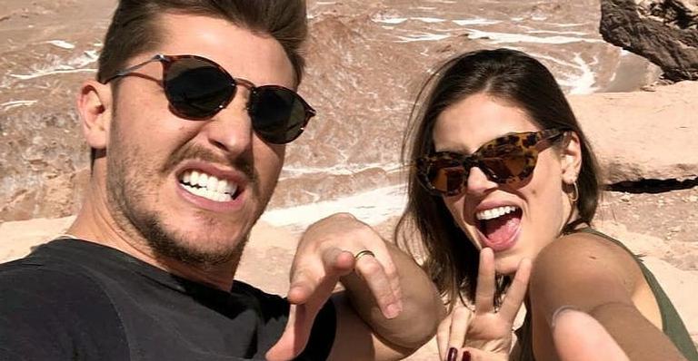Klebber Toledo encanta com homenagem de aniversário para Camila Queiroz: ”Mulher da minha vida!”