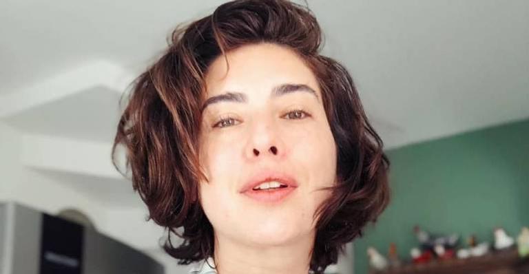 Fernanda Paes Leme relembra cliques de biquíni: ”Vou postar fotos de praia que é pra ver se atrai”