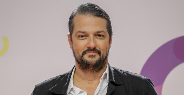 Marcelo Serrado compartilha cena hilária de Fina Estampa e agradece carinho do público