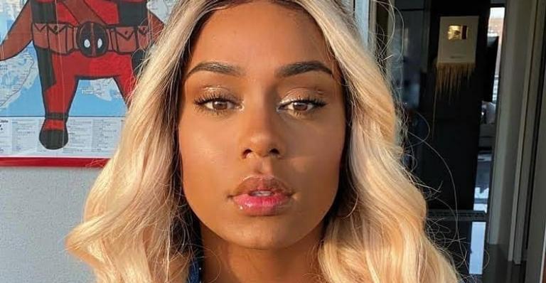 Mc Rebecca mostra para os seus seguidores o resultado da sua rinoplastia: ”Ficou mara”