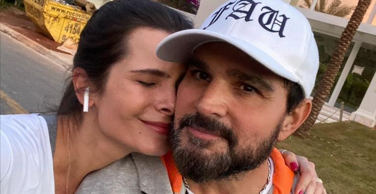 Flávia Camargo revela curiosidade de Luciano Camargo e se derrete: ”Agradeço a Deus por ter você”