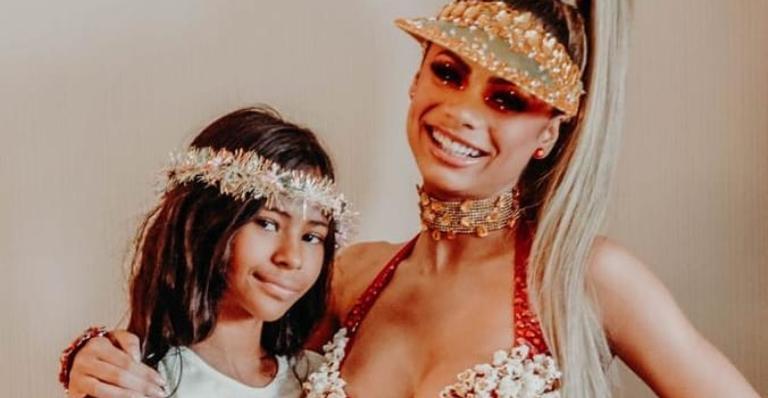 Lexa celebra o aniversário da irmã mais nova com homenagem na web: ”Meu grande amor”