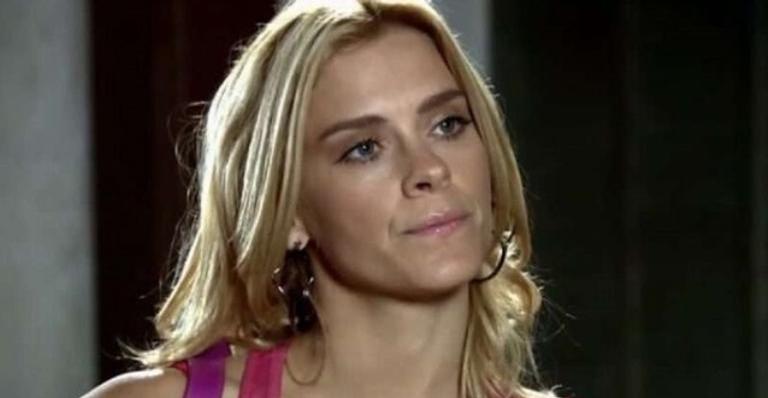 Teodora viaja para o exterior e volta rica em ‘Fina Estampa’