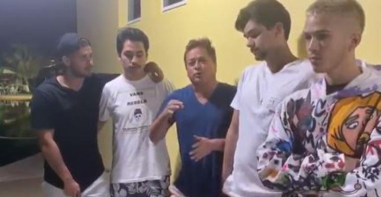 Leonardo se pronuncia após acidente de carro com os filhos e sobrinho: ”Caiu dentro do córrego”