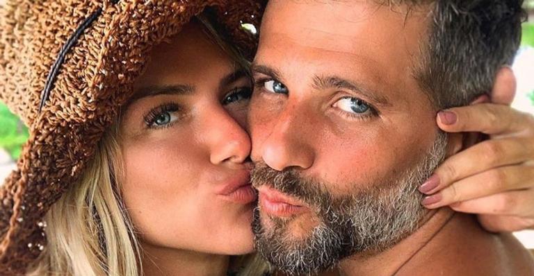 Bruno Gagliasso se derrete por clique de Giovanna Ewbank grávida: ”Não me canso de te olhar”