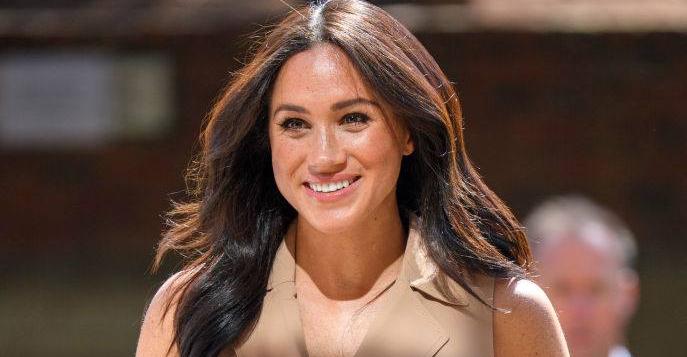 Família real proibia Meghan Markle de se defender da mídia britância, segundo site