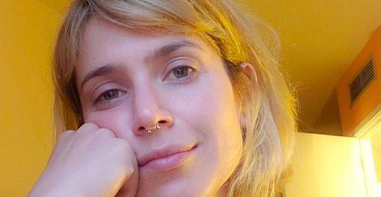 Mel Lisboa cancela live após ser criticada por expor professora da filha: ”Sei que errei”
