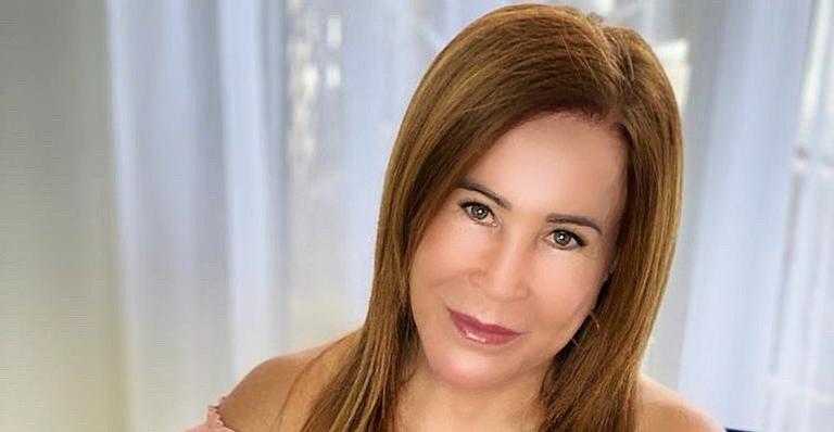 Zilu Godoi posa com look de academia e corpão chama atenção: ”Tá com tudo”