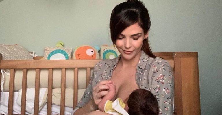Titi Müller compartilha clique com seu filho recém-nascido