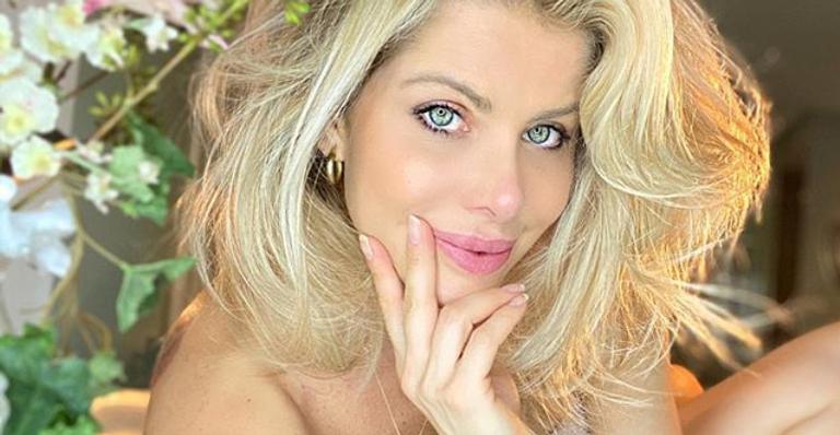Karina Bacchi compartilha montagem divertida com os fãs: ”Multitarefas ativar”