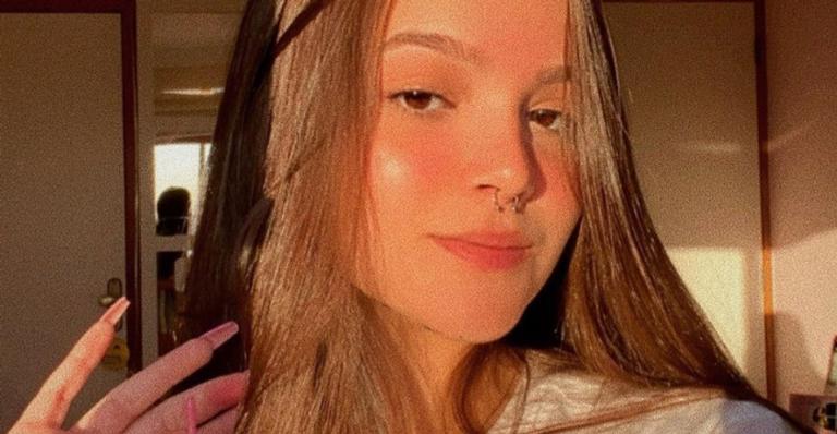 Mel Maia surge deslumbrante com vestido azul e arranca elogios: ”Gata”