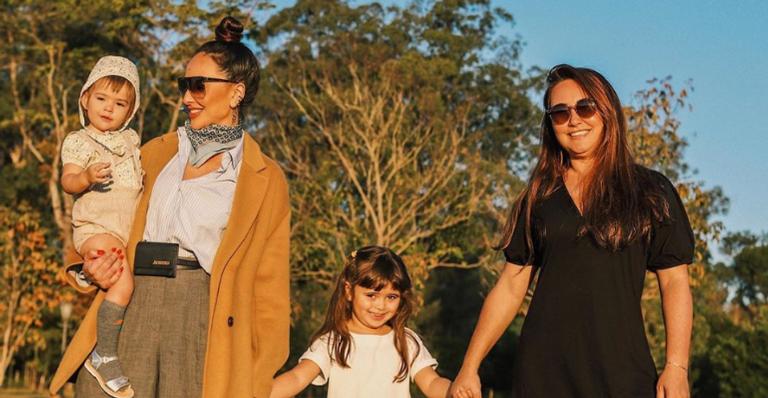 Sabrina Sato compartilha cliques inéditos curtindo a natureza em família: ”Minhas meninas”
