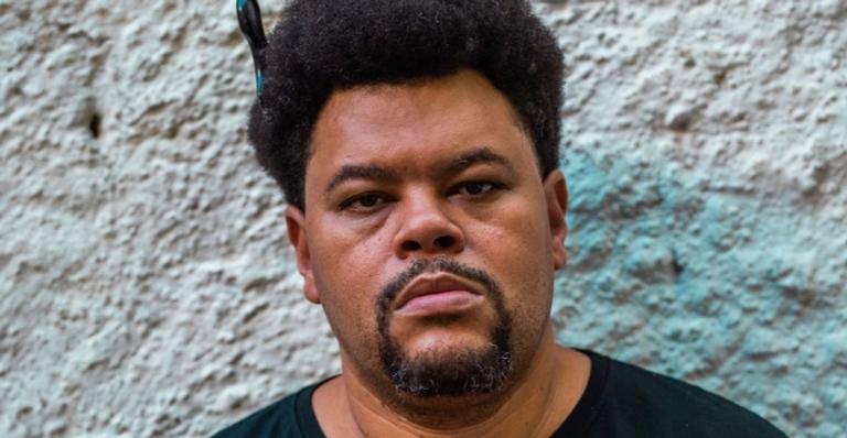 Babu Santana publica foto rara com a filha caçula e seguidores disparam: ”É a sua cara”