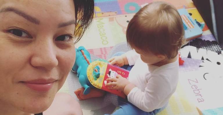 Geovanna Tominaga fala sobre a vida de casada com filho pequeno: ”Equilibrar”