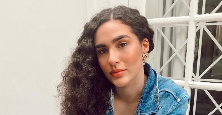Lívian Aragão encanta ao postar foto em família: ”Passando pra dizer que eu amo vocês”