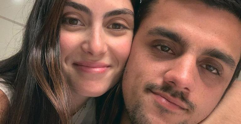 Mariana Uhlmann e Felipe Simas cuidam de filho caçula juntos e se divertem