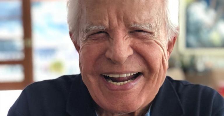 Aos 92 anos, Cid Moreira fala sobre sua vida de influencer: ”Fico feliz de contribuir”