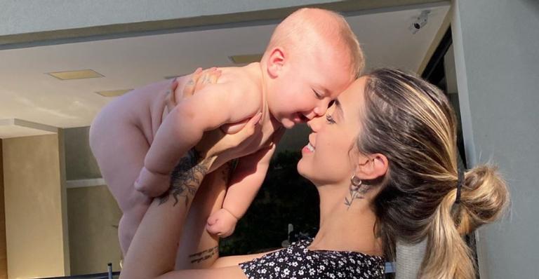 Gabi Brandt exibe dentinhos de Davi e fãs se derretem: ”Fofura”