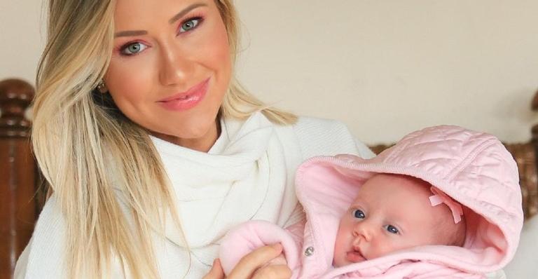 Ana Paula Siebert captura momento fofo de Vicky e se declara nas redes sociais: ”Amor infinito”