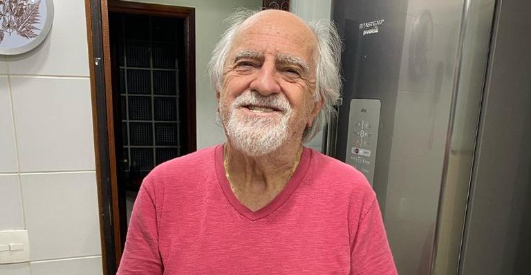 Ary Fontoura prepara delicioso nhoque e brinca sobre o cheiro: ”Campainha toca sem parar”