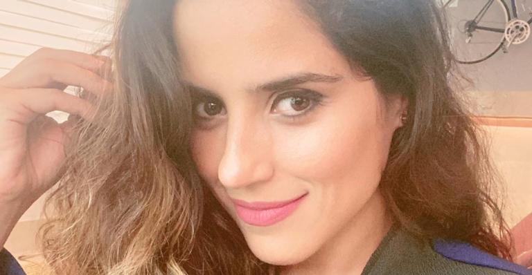 Camilla Camargo posa agarradinha ao seu cãozinho e se derrete: ”Um amor de 4 patas”
