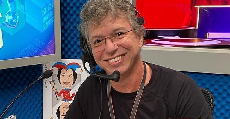 Entrando na brincadeira, Boninho relembra clique da infância: ”Zé e Zezinho”
